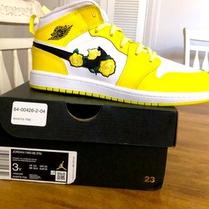 Girls Nike Jordan size 3